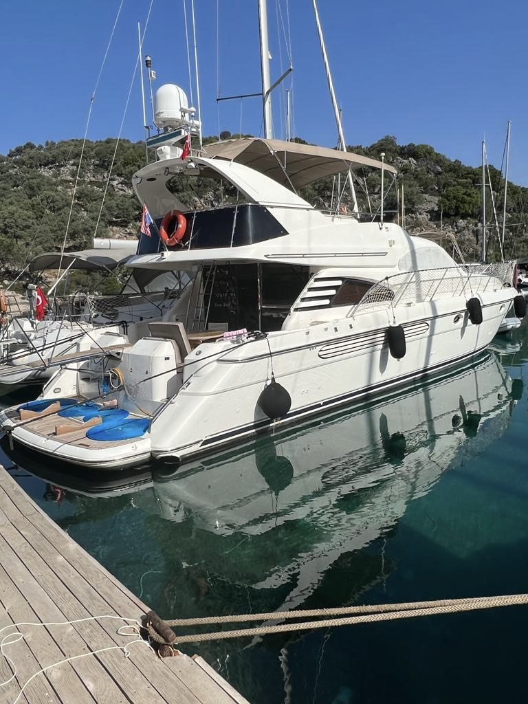 yacht